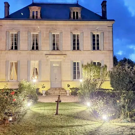 19th Century Manor House In Charente Maritime *