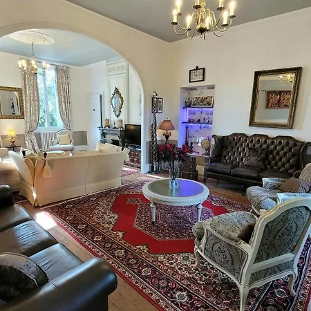 19th Century Manor House In Charente Maritime * Epargnes