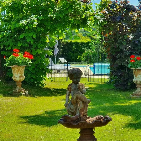 펜션 19th Century Manor House In Charente Maritime *