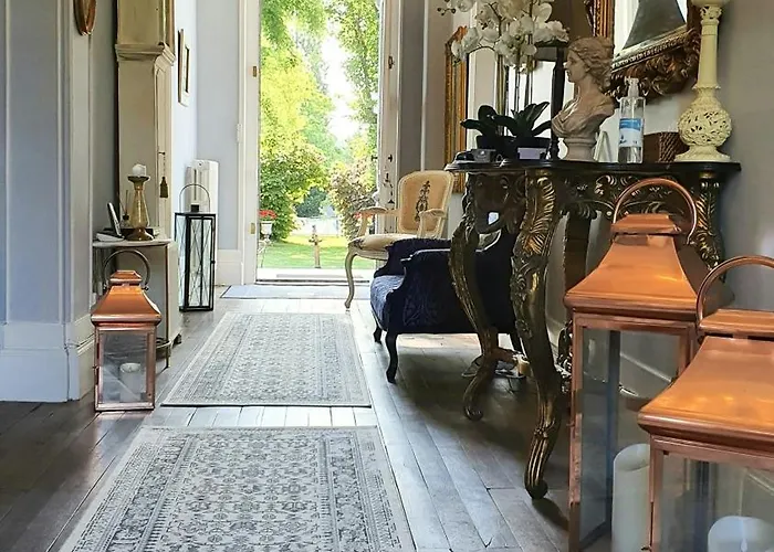 19th Century Manor House In Charente Maritime Epargnes