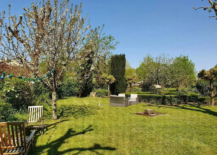 19th Century Manor House In Charente Maritime * Epargnes